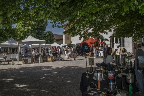 Marché Artisanal de Mies